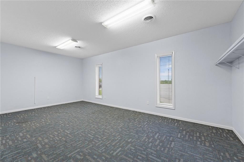12320 Parallel Parkway — photo 38