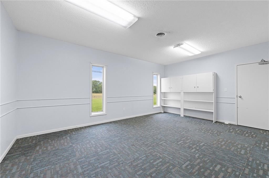 12320 Parallel Parkway — photo 41