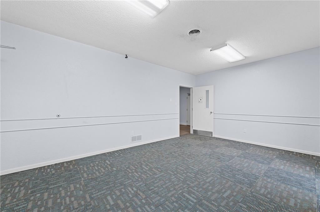 12320 Parallel Parkway — photo 42