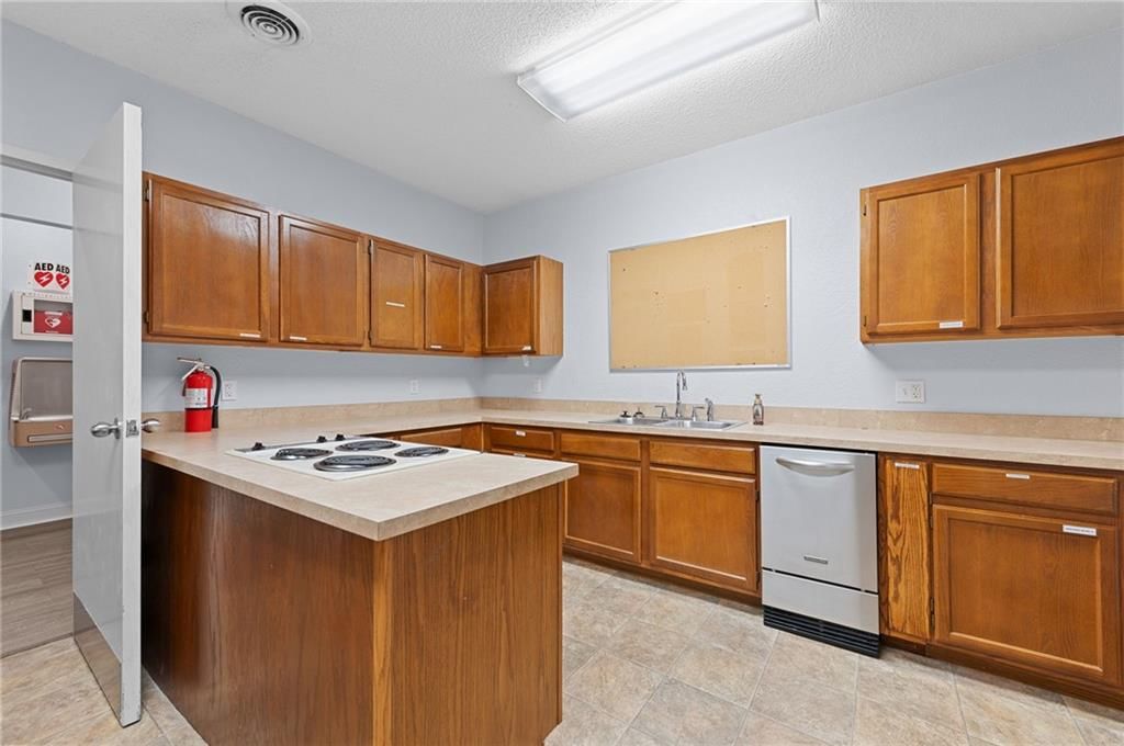 12320 Parallel Parkway — photo 44