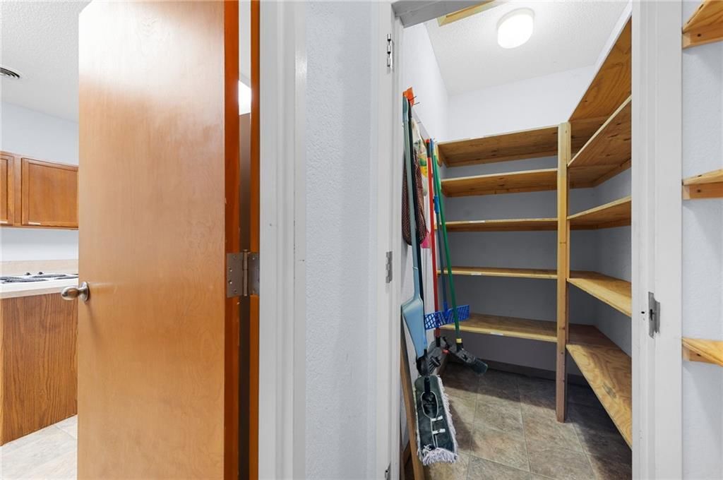 12320 Parallel Parkway — photo 48