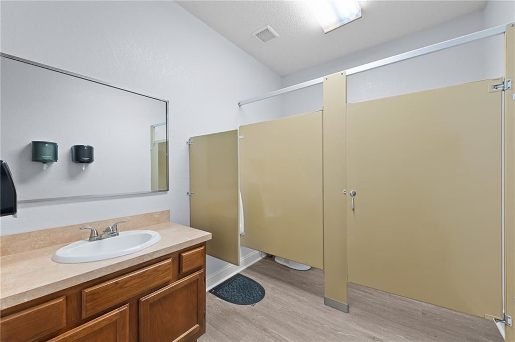 12320 Parallel Parkway — photo 51
