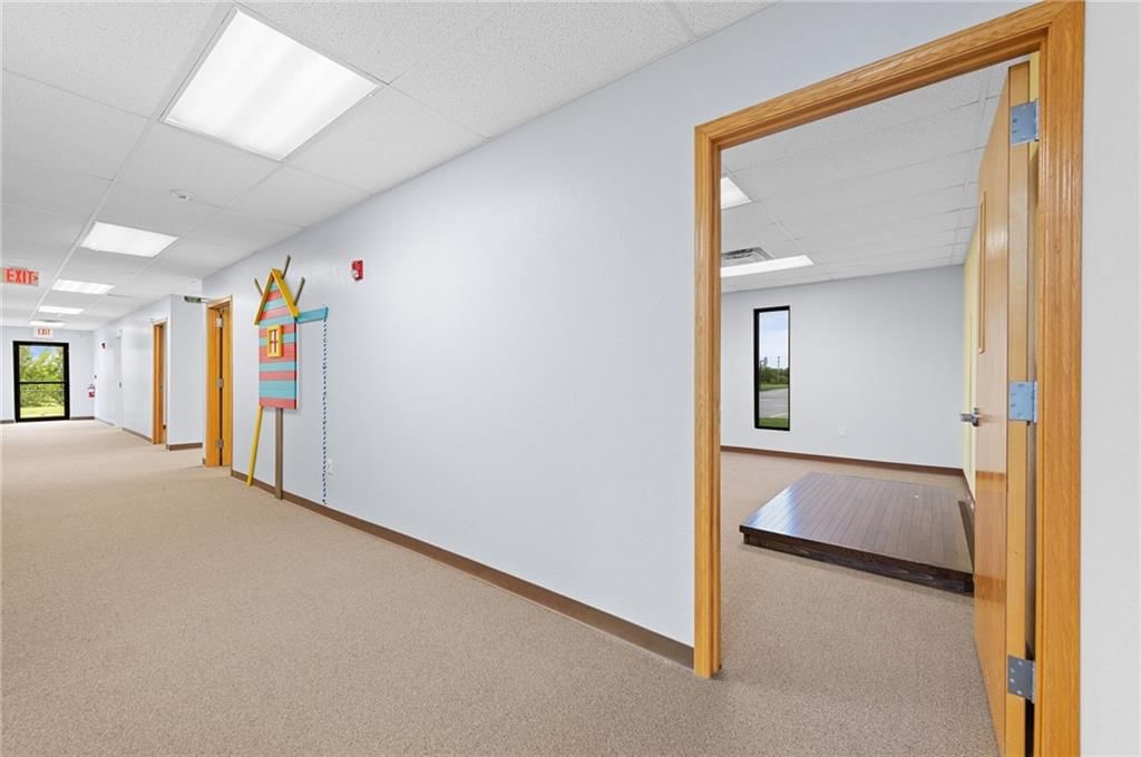 12320 Parallel Parkway — photo 54