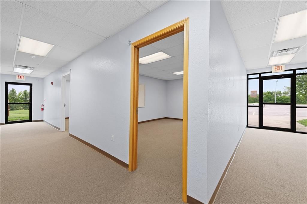 12320 Parallel Parkway — photo 66