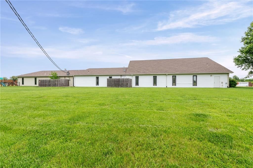 12320 Parallel Parkway — photo 77