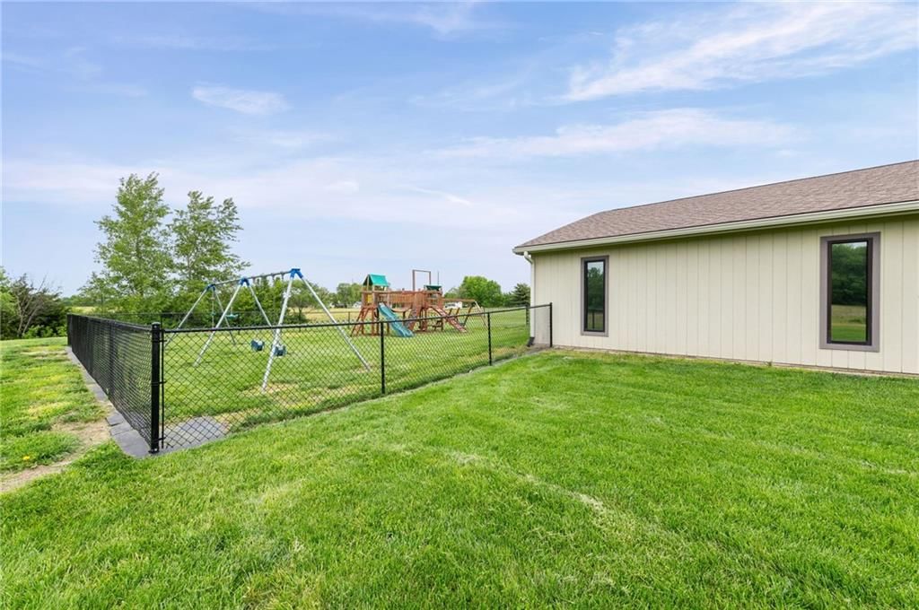 12320 Parallel Parkway — photo 79