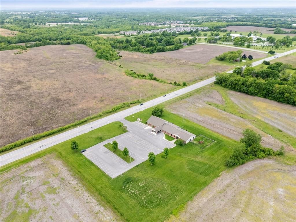 12320 Parallel Parkway — photo 84
