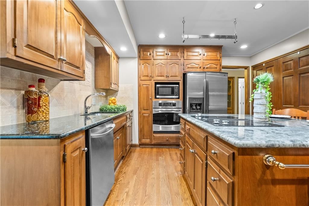 513 NE Balboa Street — photo 9