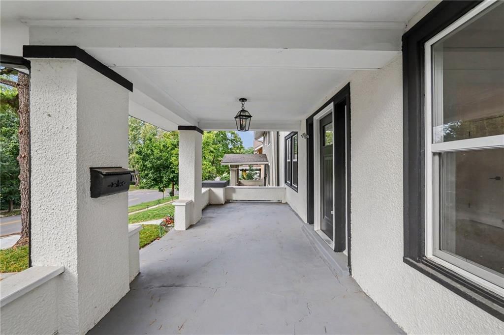 122 E 59th Street, Kansas City, MO: listing photo 3