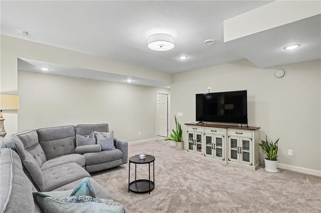 14716 Carter Street — photo 33