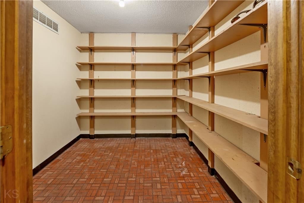 101 W Jefferson Street — photo 22