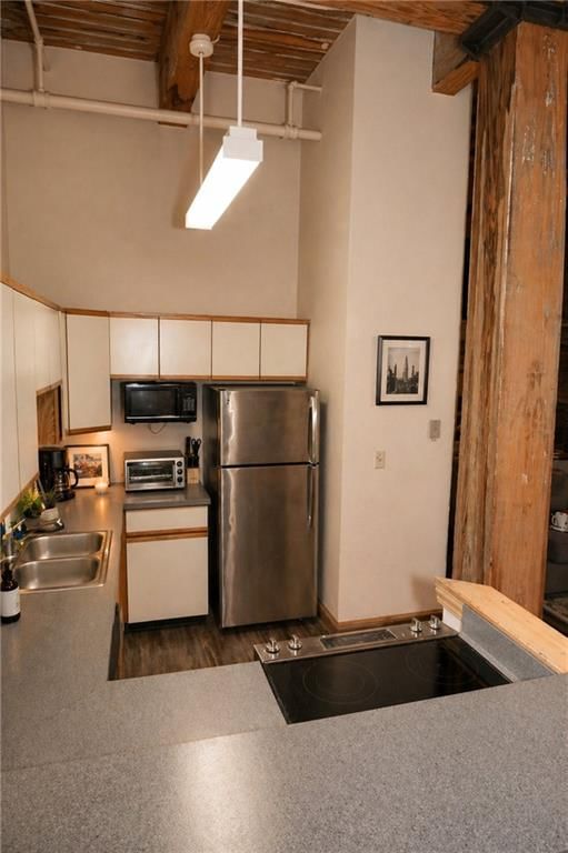 308 W 8th Street — photo 11