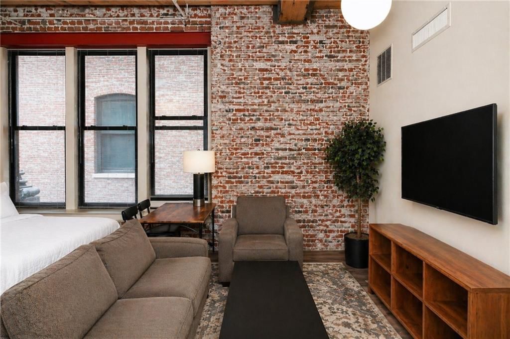 308 W 8th Street — photo 20