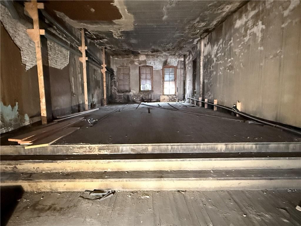 428 Delaware Street — photo 32