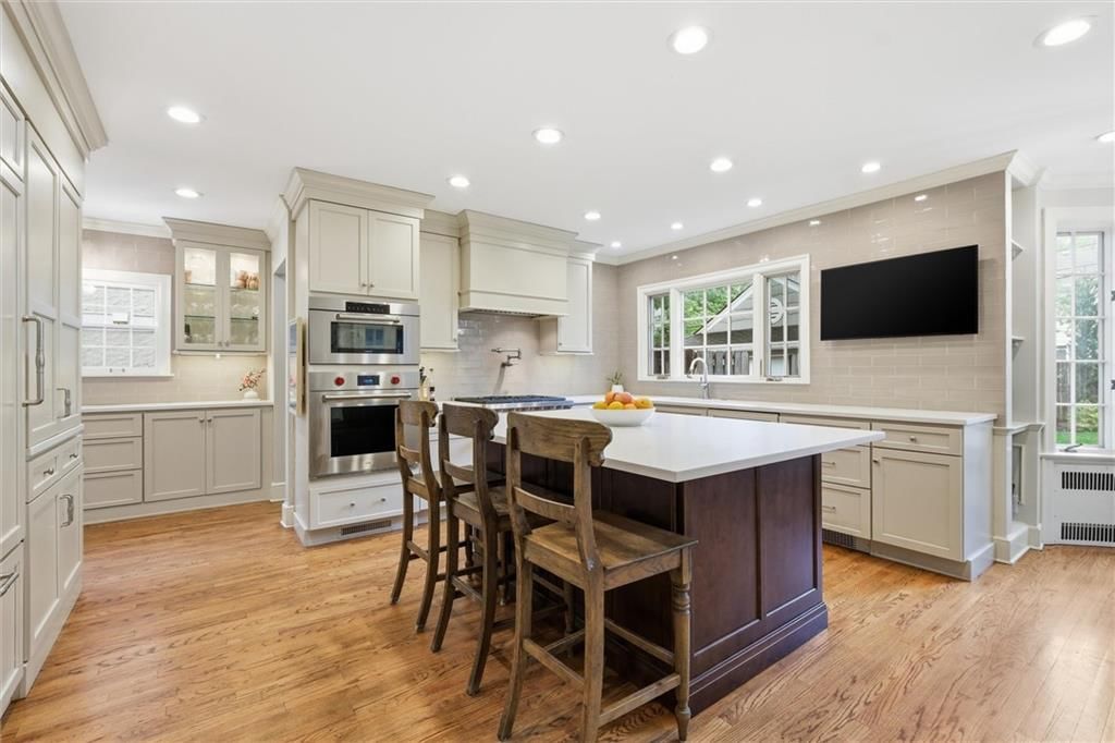 443 W 66th Terrace — photo 13