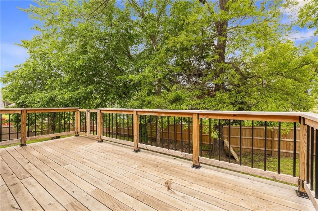 900 Oak Terrace — photo 35