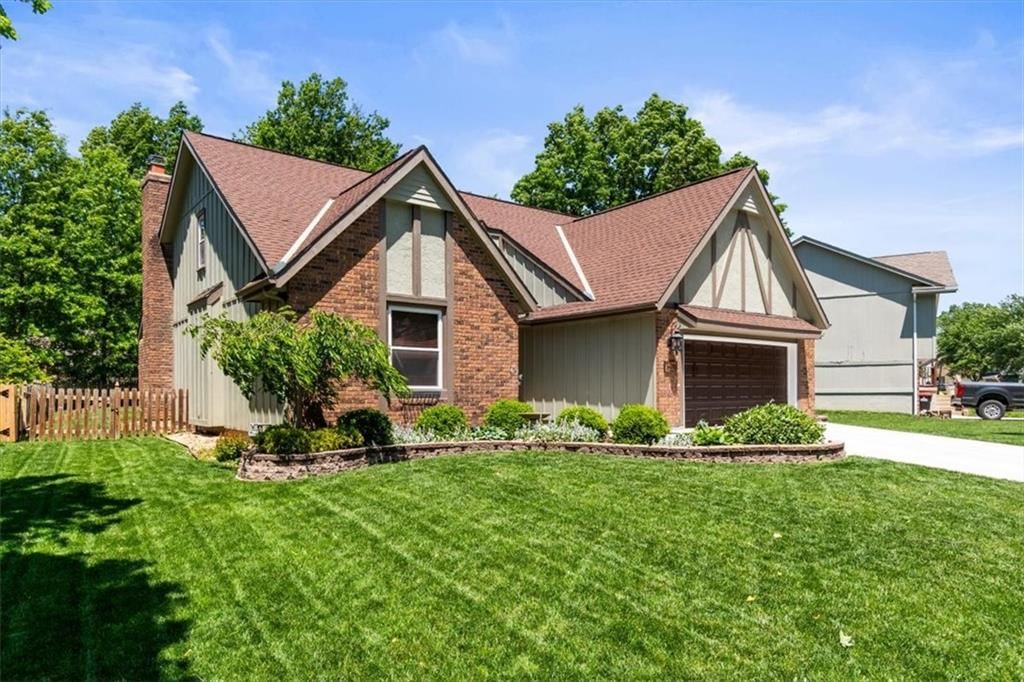 528 SE Country Lane — photo 2
