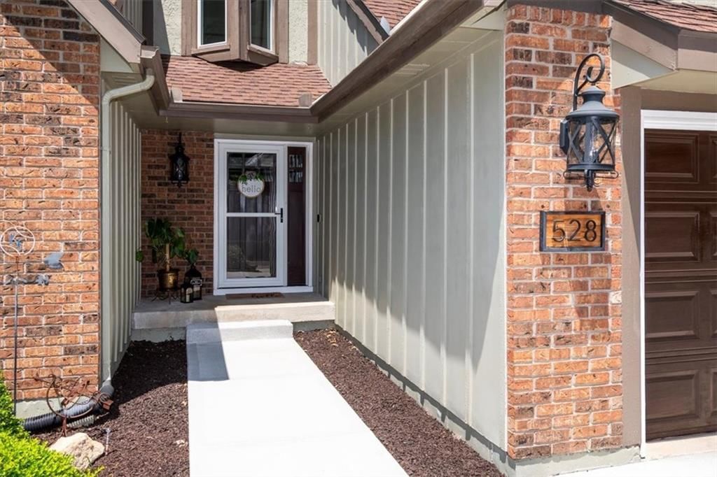 528 SE Country Lane — photo 3