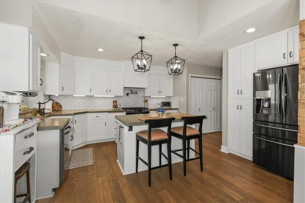 528 SE Country Lane — photo 14