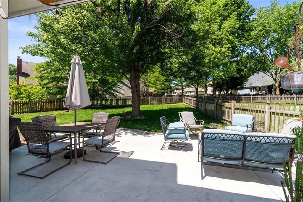 528 SE Country Lane — photo 30