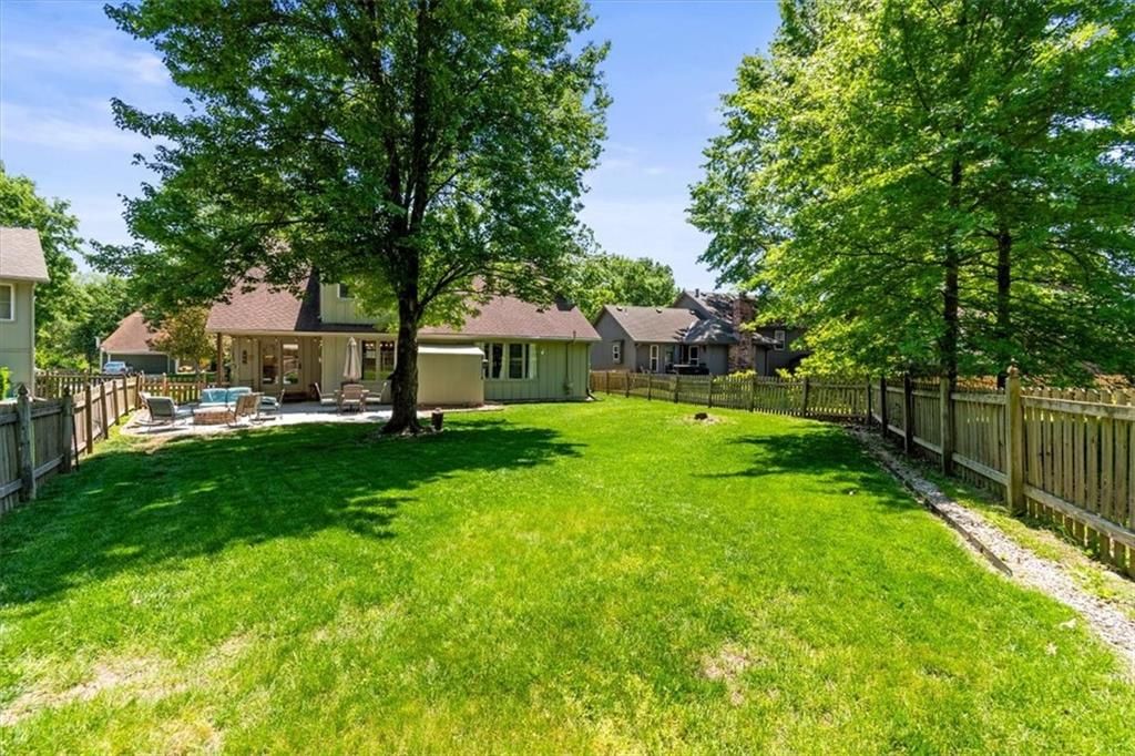 528 SE Country Lane — photo 32
