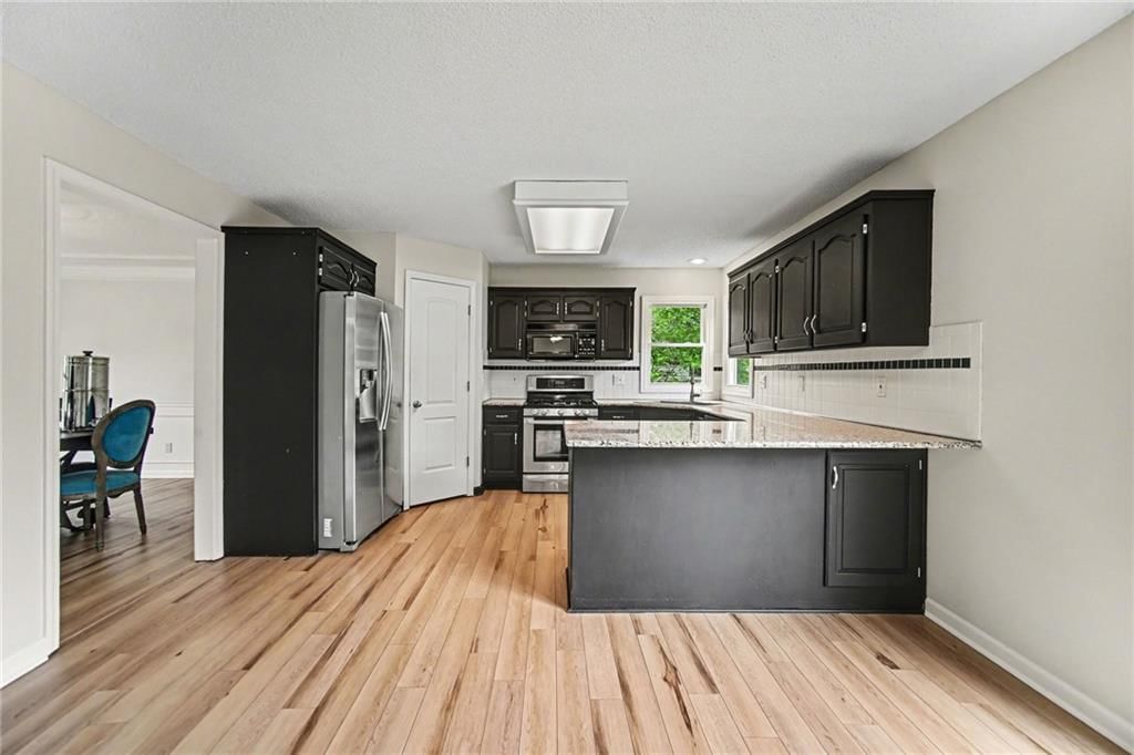 1549 Chauncey Avenue — photo 14