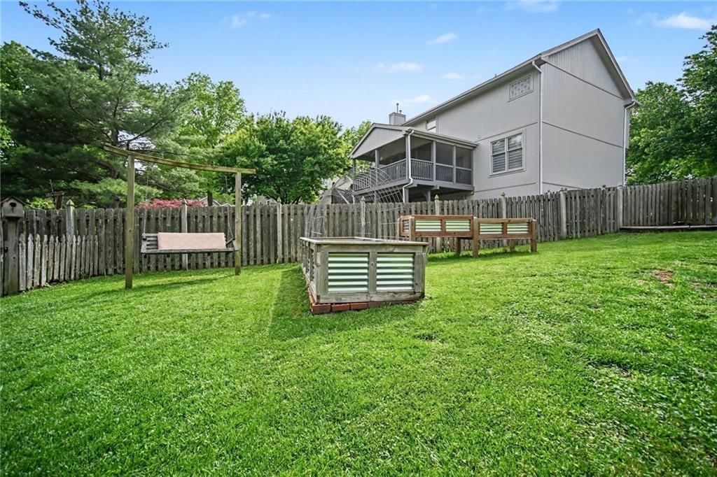 1549 Chauncey Avenue — photo 35