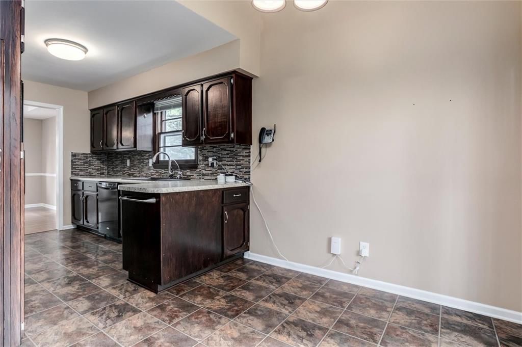 7302 Earnshaw Street — photo 11