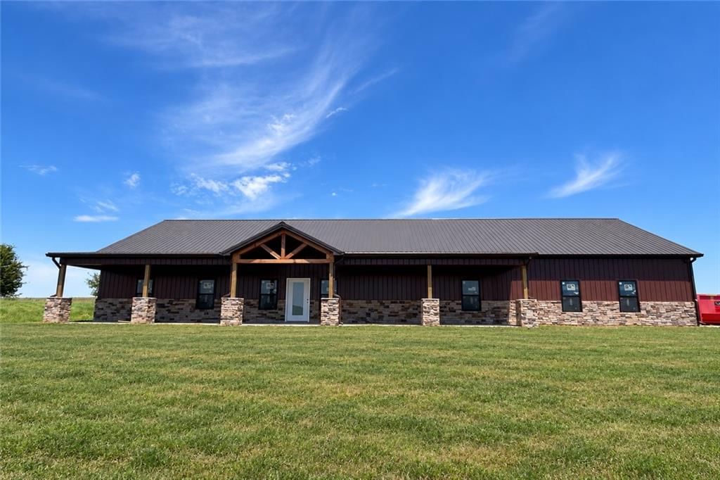 20014 Woodend Road, Linwood, KS
