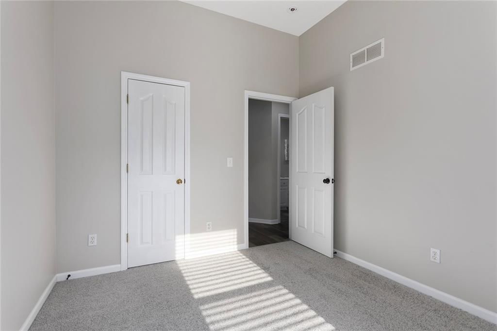 16221 W 158th Street — photo 16