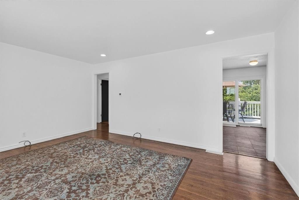 8216 STERLING Avenue — photo 6
