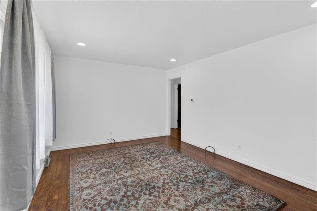 8216 STERLING Avenue — photo 7