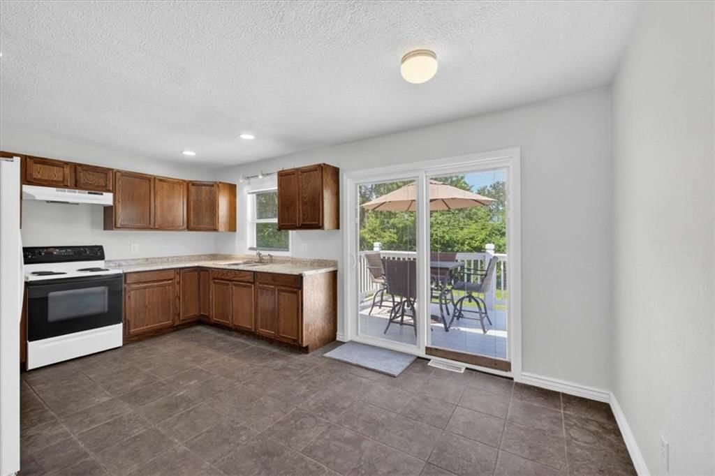 8216 STERLING Avenue — photo 15