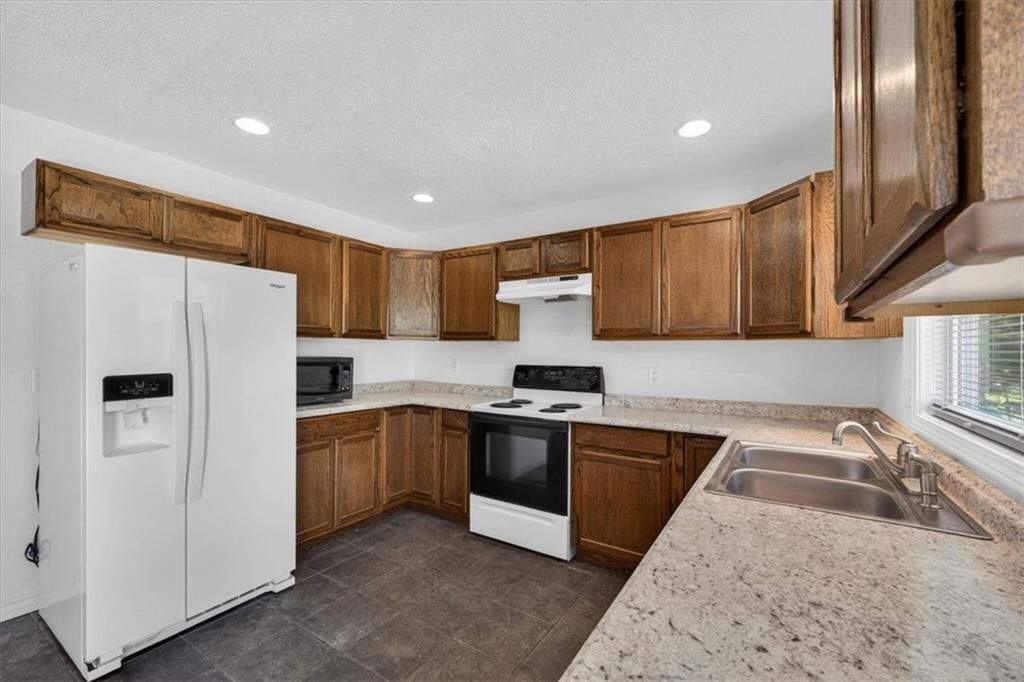 8216 STERLING Avenue — photo 17