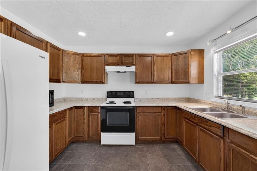 8216 STERLING Avenue — photo 18