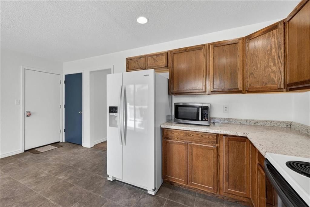 8216 STERLING Avenue — photo 19
