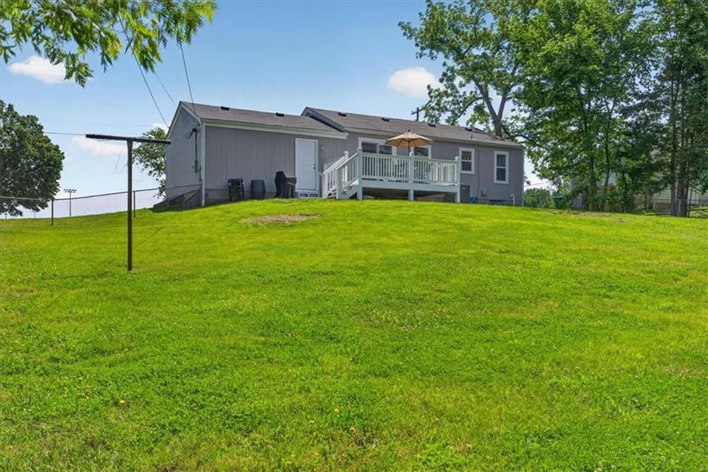 8216 STERLING Avenue — photo 30