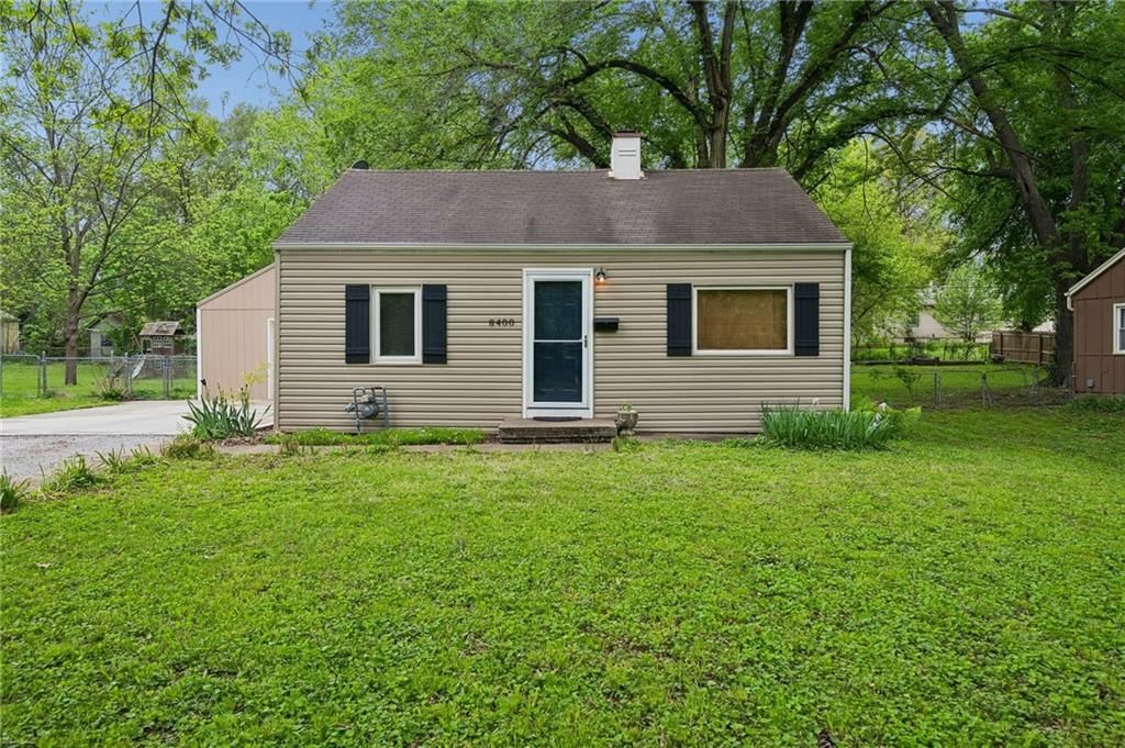 8400 Greenwood Street, Raytown, MO