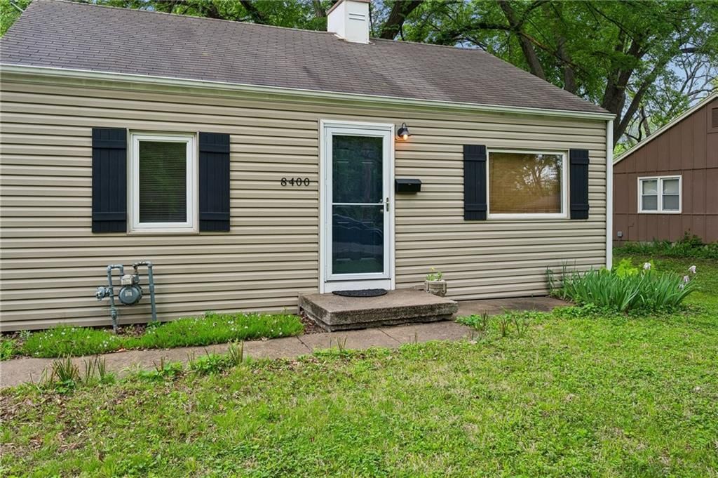 8400 Greenwood Street — photo 2