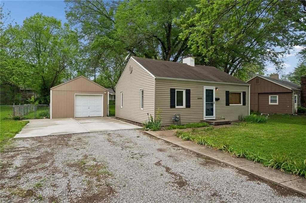 8400 Greenwood Street — photo 3
