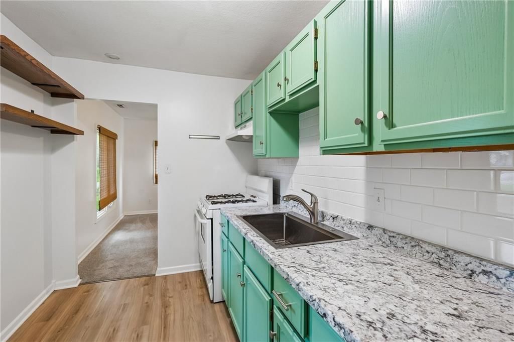8400 Greenwood Street — photo 10