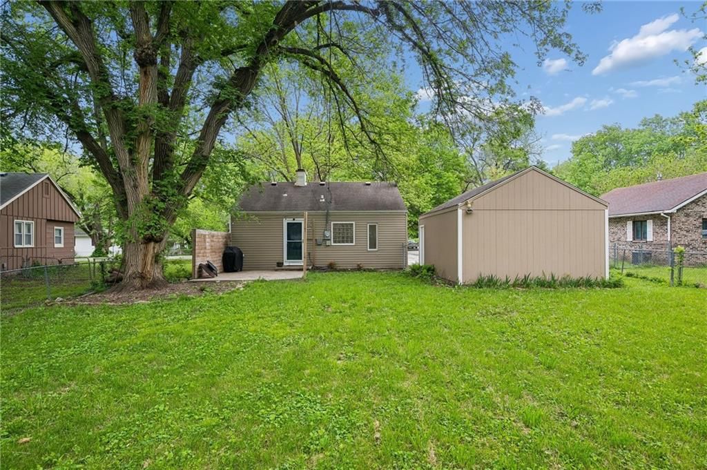 8400 Greenwood Street — photo 24