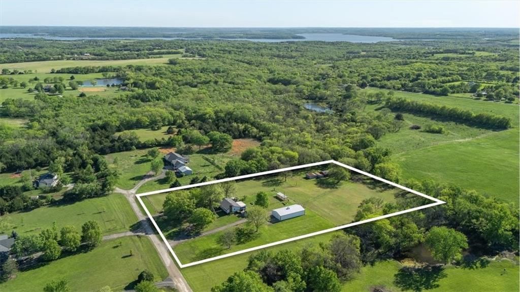 1579 E 767th Road, Lawrence, KS