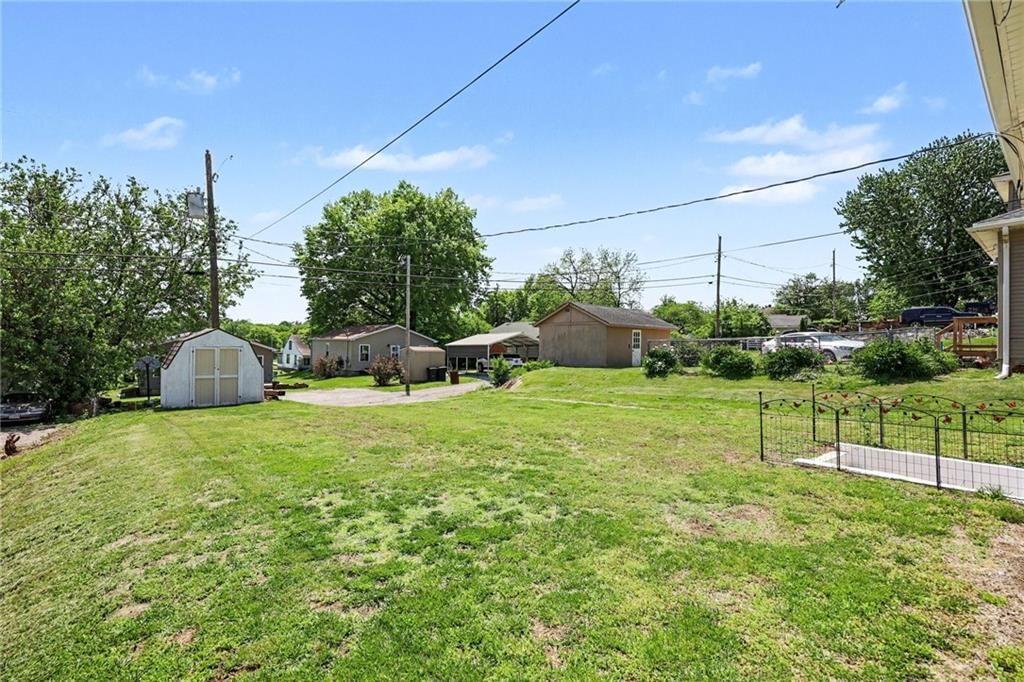 3112 Messanie Street — photo 29