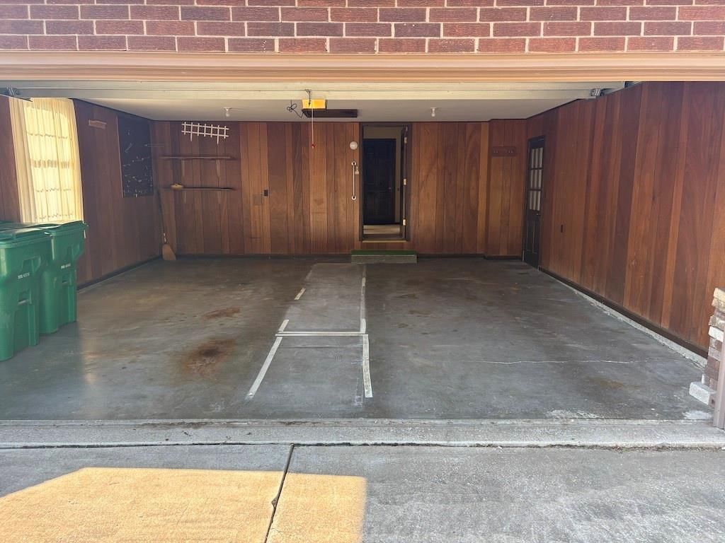 914 Country Club Drive — photo 11