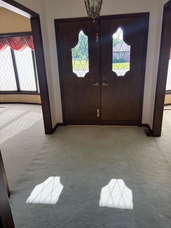 914 Country Club Drive — photo 17