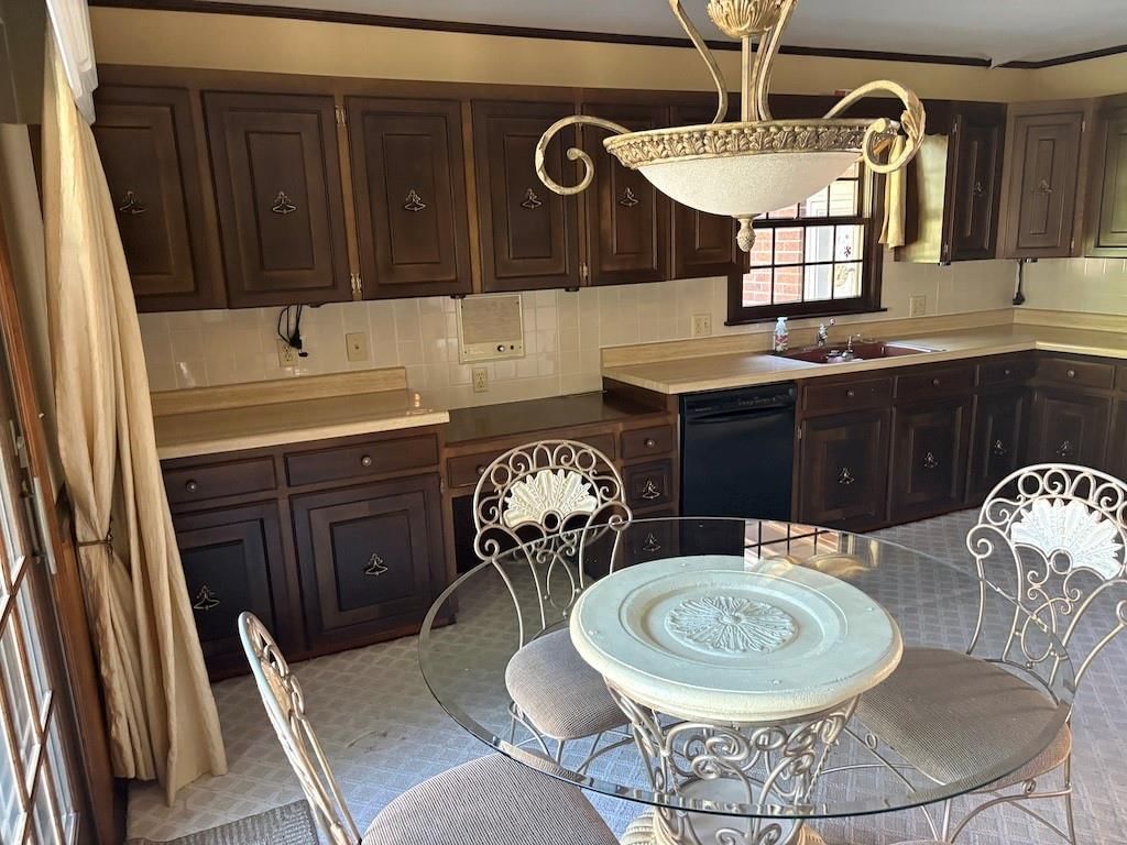 914 Country Club Drive — photo 29