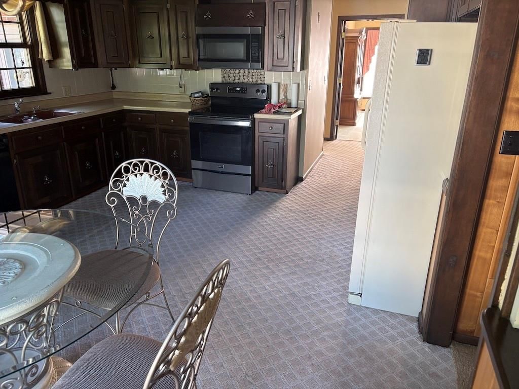 914 Country Club Drive — photo 30