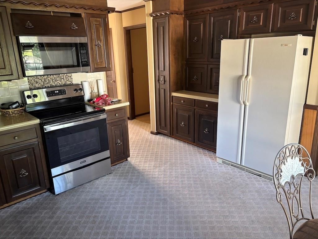 914 Country Club Drive — photo 32