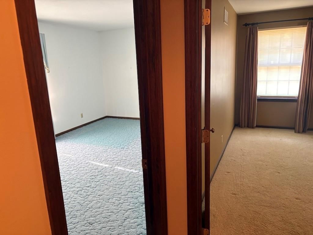 914 Country Club Drive — photo 38